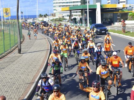 Pedal de Maio - Um mês. Duas cores